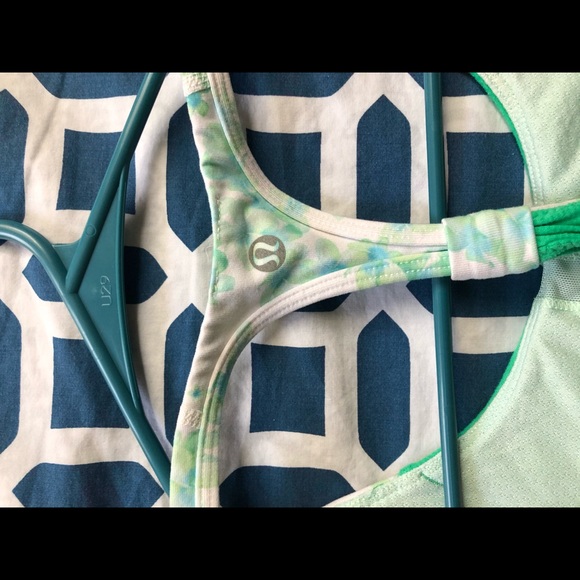 Lulu Lemon Top - Picture 4 of 4